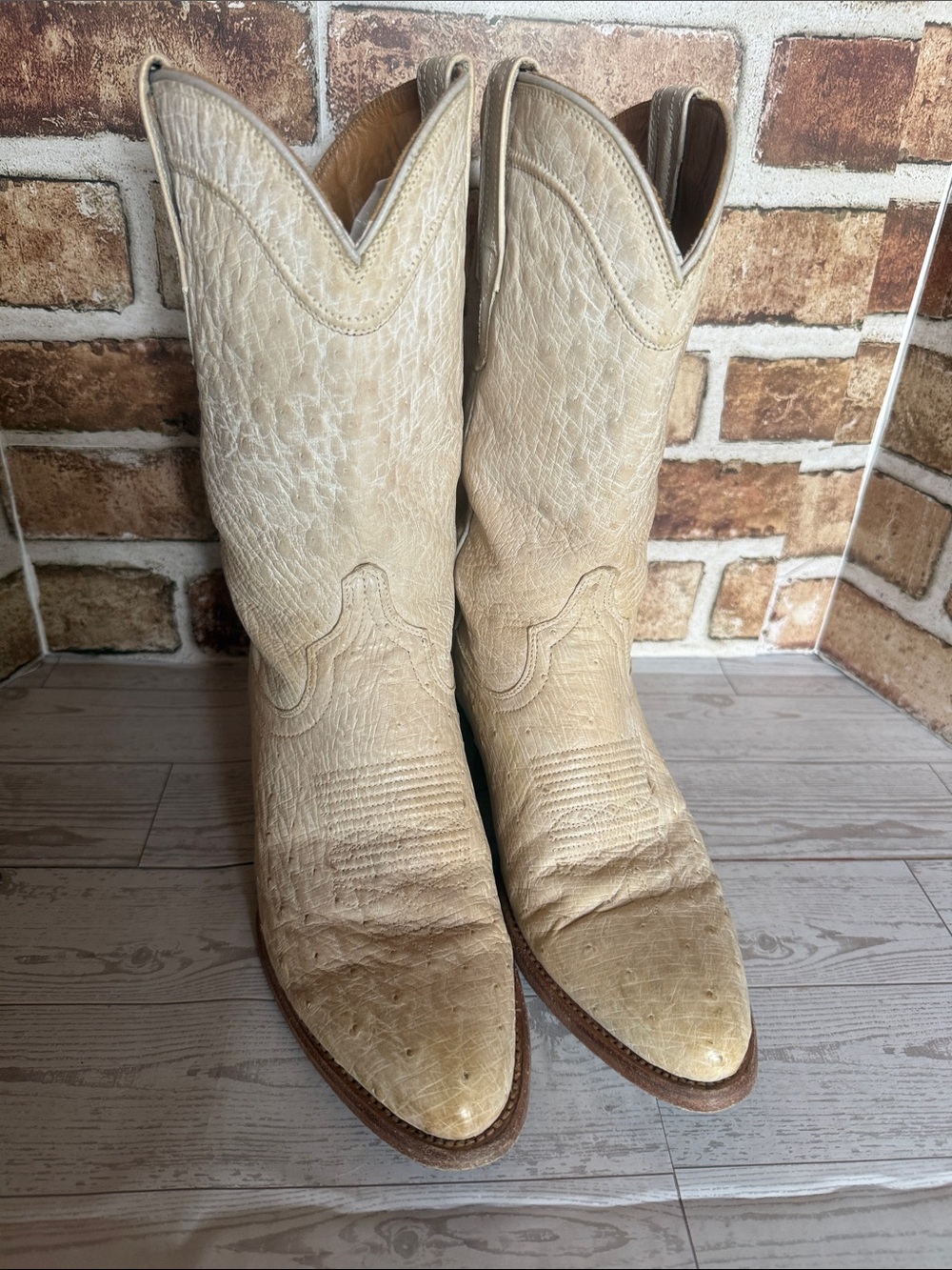 Tecovas Chloe pearl ostrich